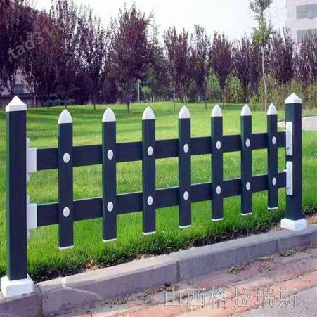 白色草坪围栏pvc护栏太原古交绿化带隔离护栏有现货
