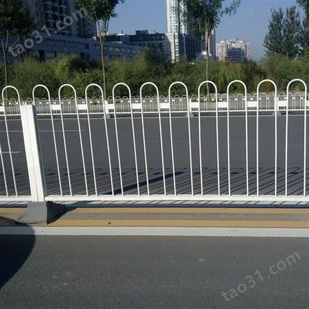市政京式道路护栏 京式道路护栏 京式隔离护栏