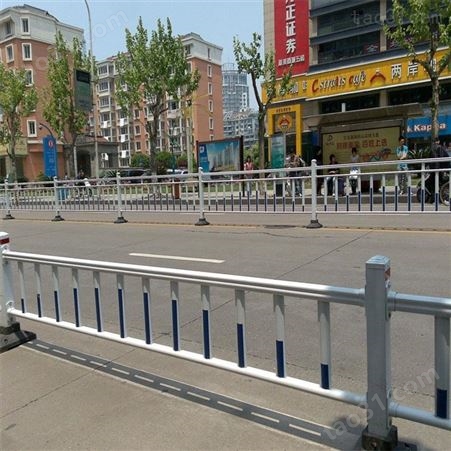 【冀林】城市道路隔离护栏 道路护栏厂家 钢质喷塑道路护栏 可定制