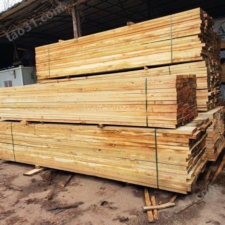 落叶松木方枕木物流打包木条工程木跳板实木木料