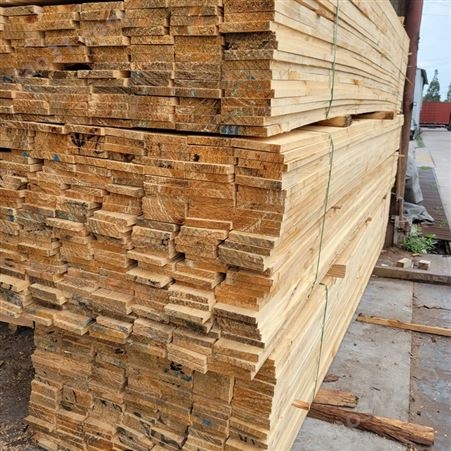 新西兰松木方托盘包装木条建筑方木不易开裂