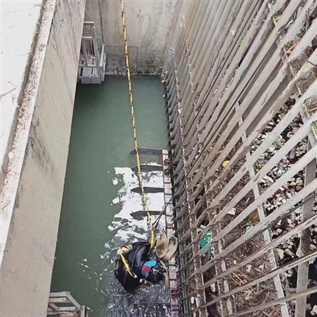 果洛水下切割钢管桩钢围堰 取水道道改造 本地施工队 施工团队
