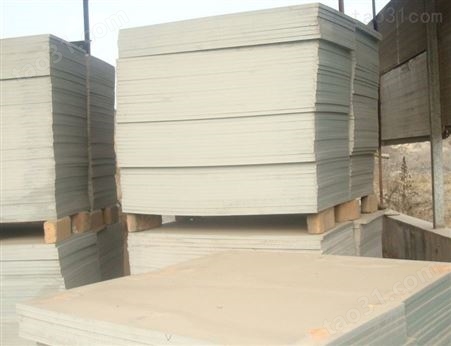 供应济南鑫玉砖机托板、木塑砖托板、PVC塑料砖砖机托板